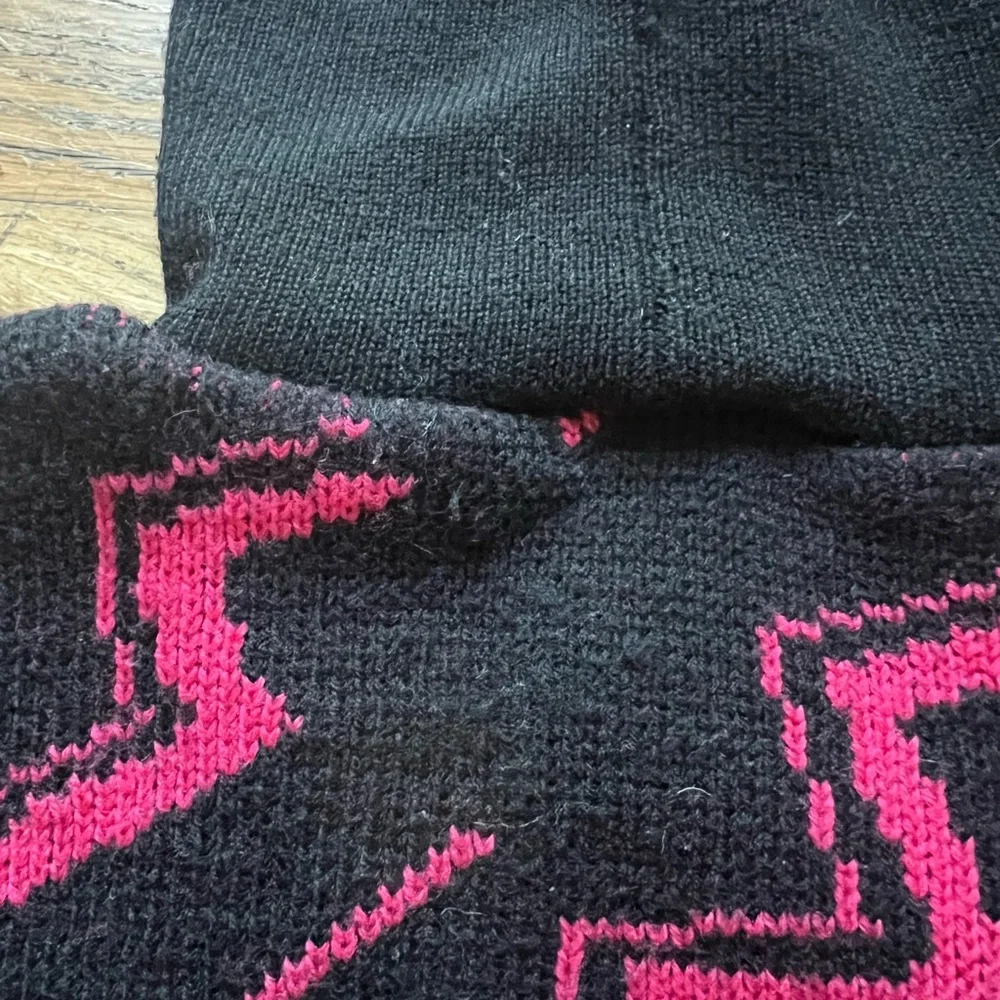Vintage Head Black and Pink Turtleneck Sweater - Picture 5 of 5